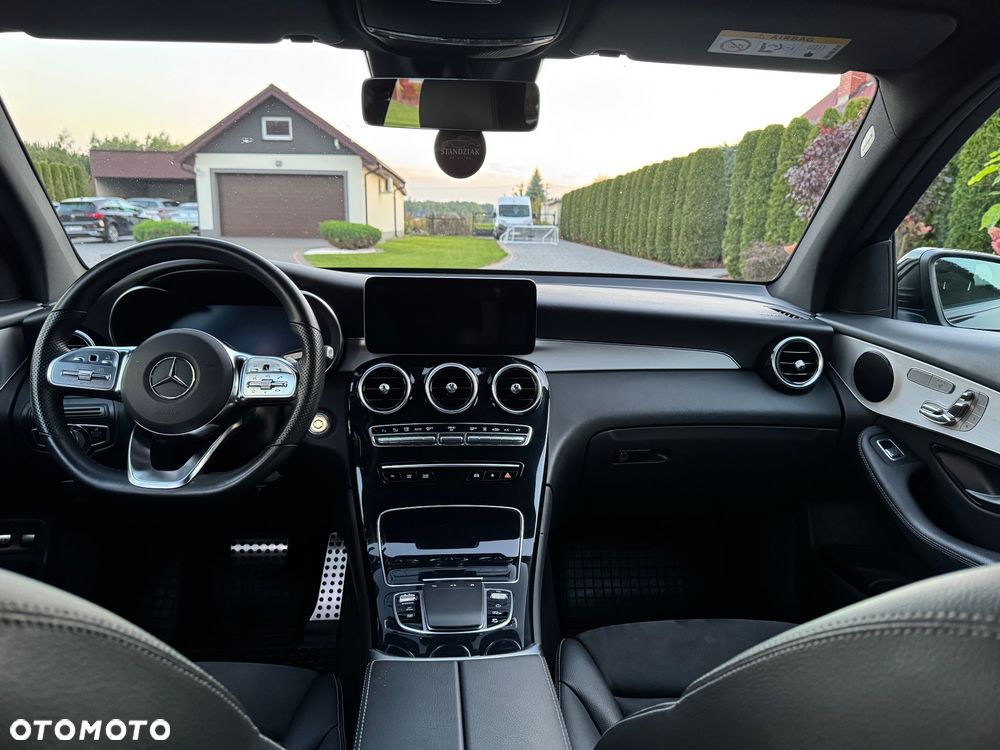 Mercedes-Benz GLC - 33