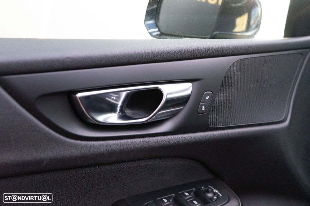 Volvo V60 2.0 D3 Momentum - 21