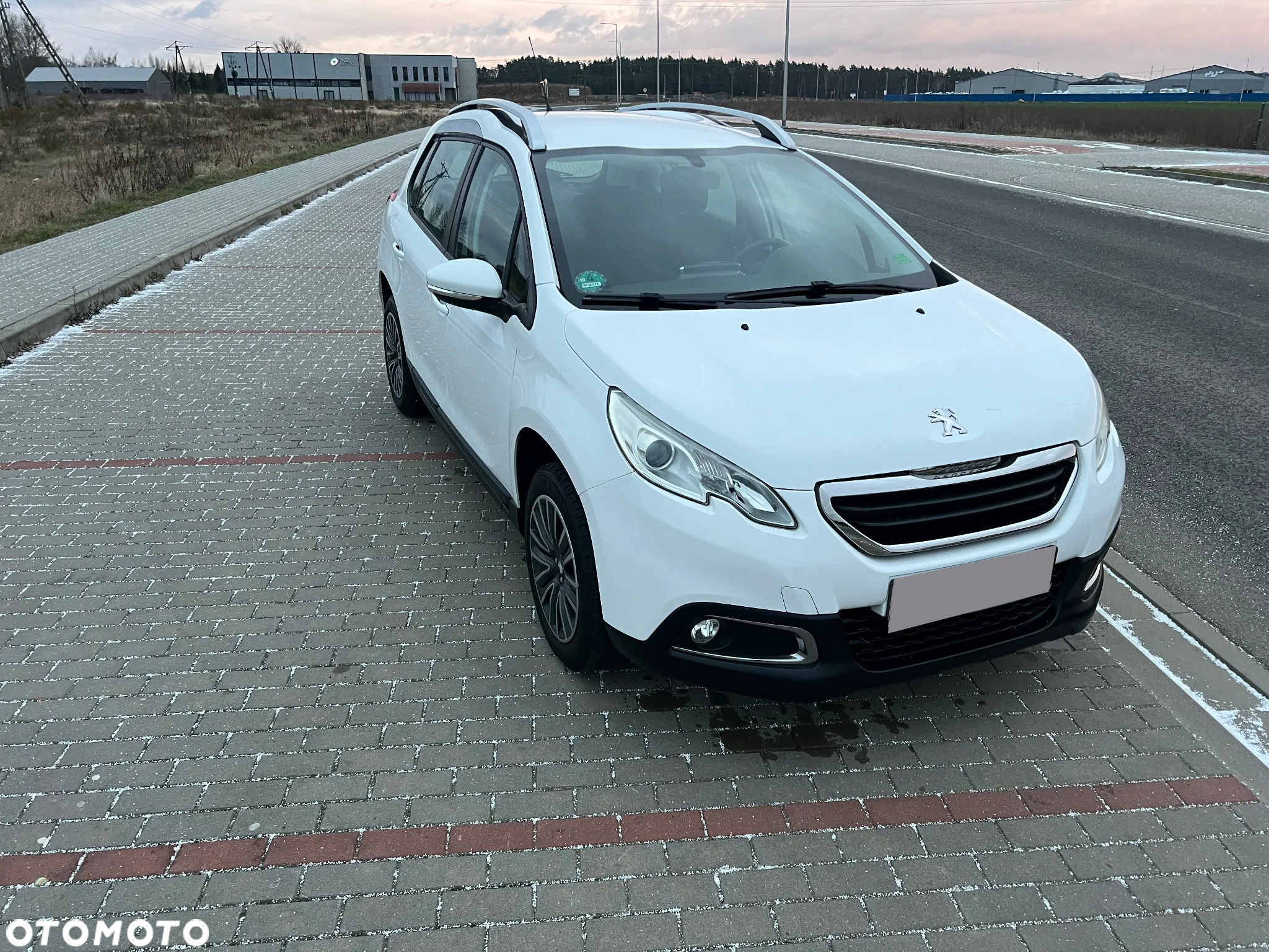 Peugeot 2008 1.2 Pure Tech Allure S&S - 3