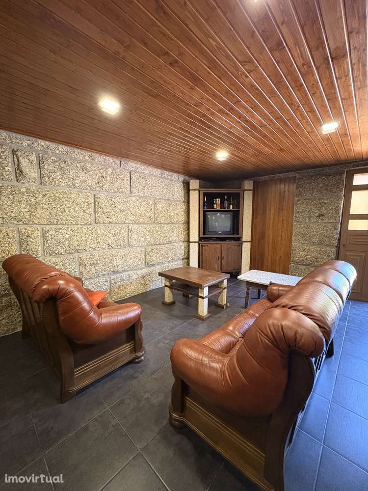 Moradia T5 com jardim e garagem em Fafe - Grande imagem: 4/43