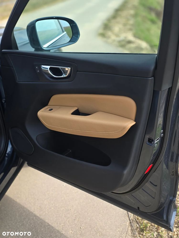 Volvo XC 60 D3 Momentum Pro - 17