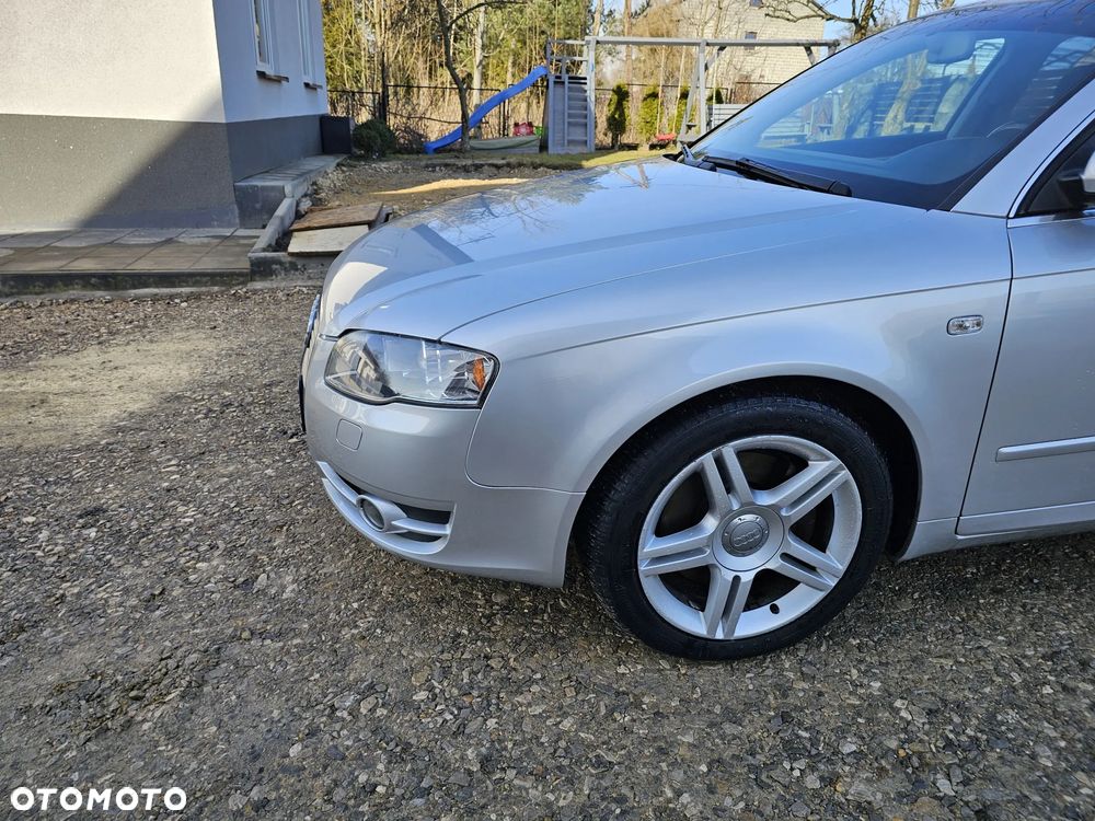 Audi A4 Limousine - 28