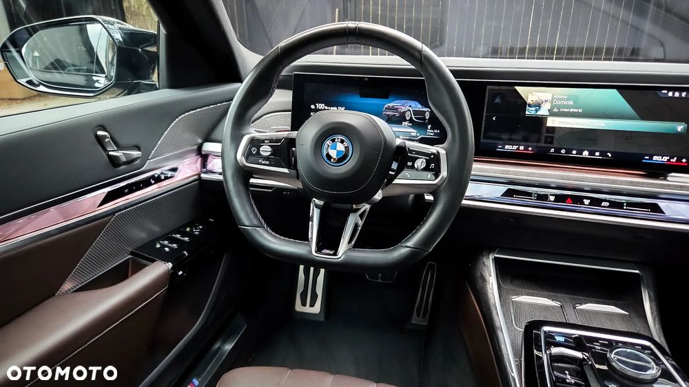 BMW i7 - 25