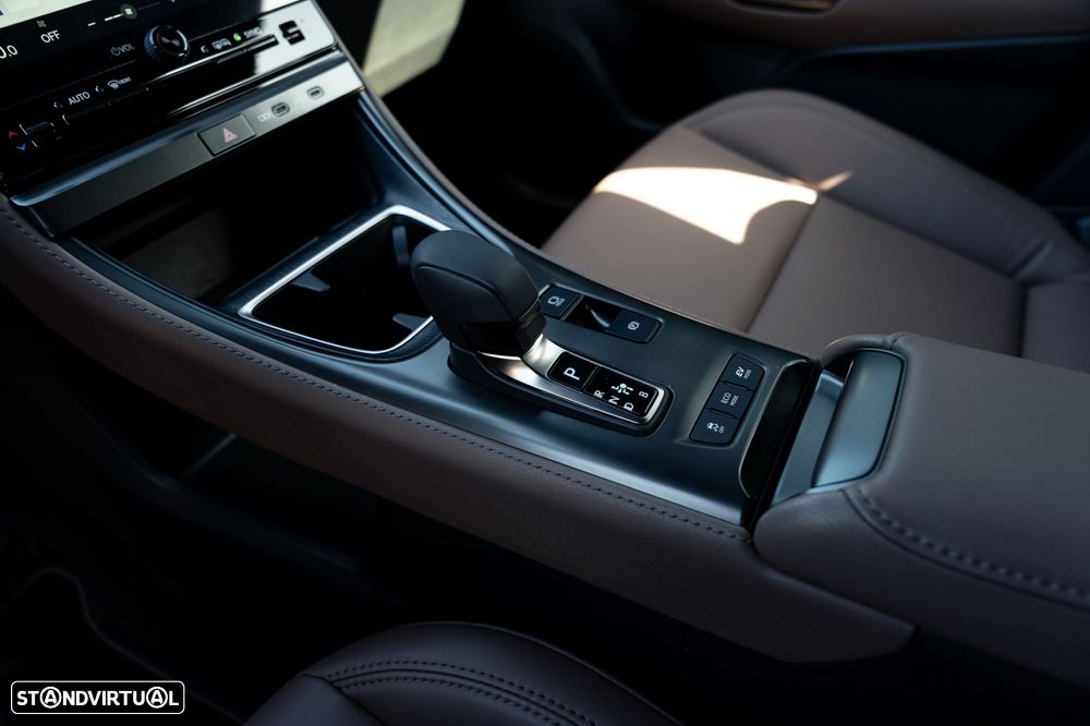 Lexus LBX Elegant - 22