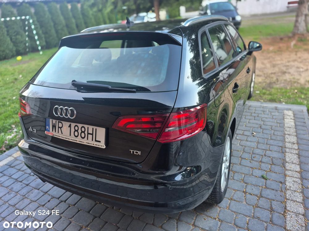 Audi A3 Sportback 1.6 TDI S line Sportpaket - 23