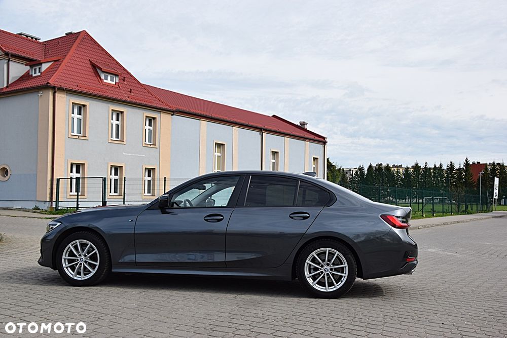 BMW Seria 3 318d Edition M Sport Shadow - 9