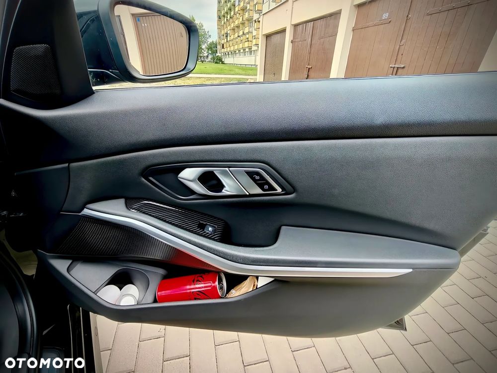 BMW Seria 3 330i Advantage sport - 17