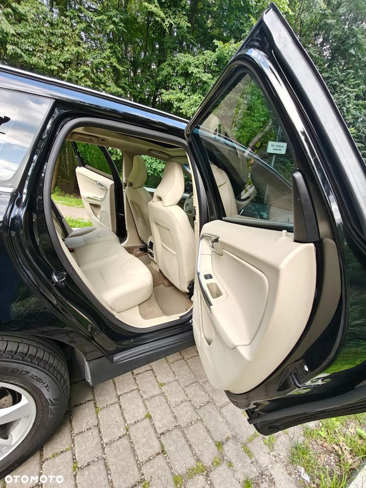 Volvo XC 60 2.4D AWD Momentum - 9