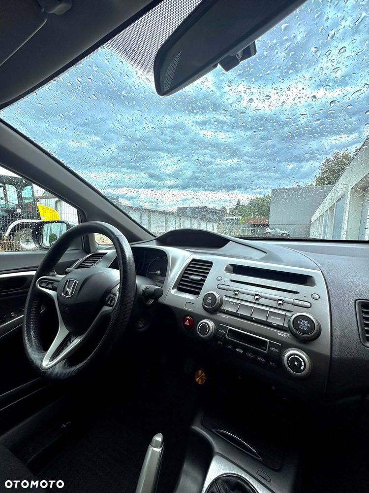 Honda Civic 1.8 Executive - 11