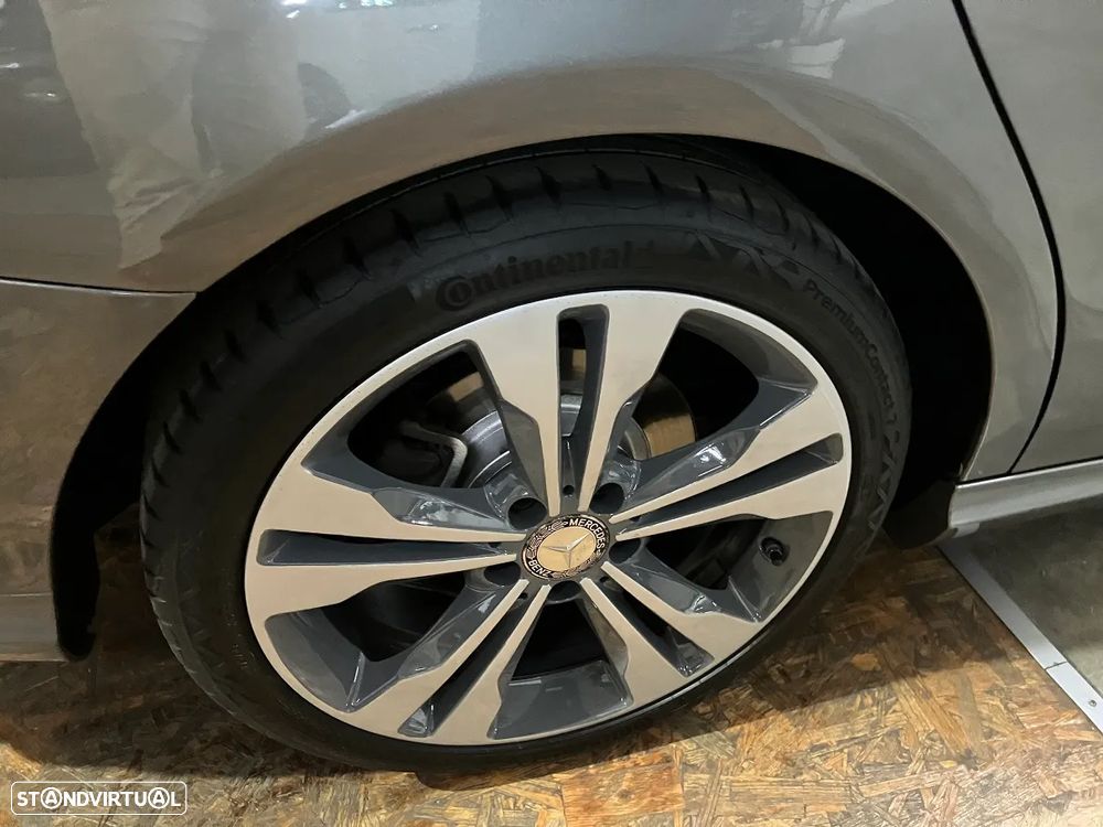 Mercedes-Benz CLA 180 d Shooting Brake - 11