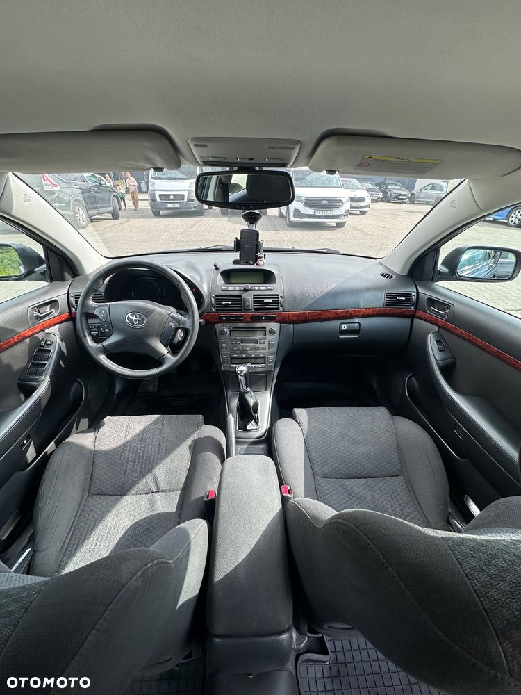 Toyota Avensis 1.8 VVT-i Sol - 10