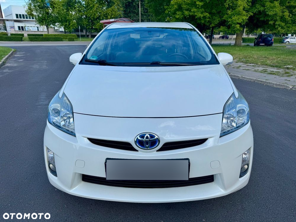 Toyota Prius (Hybrid) - 2