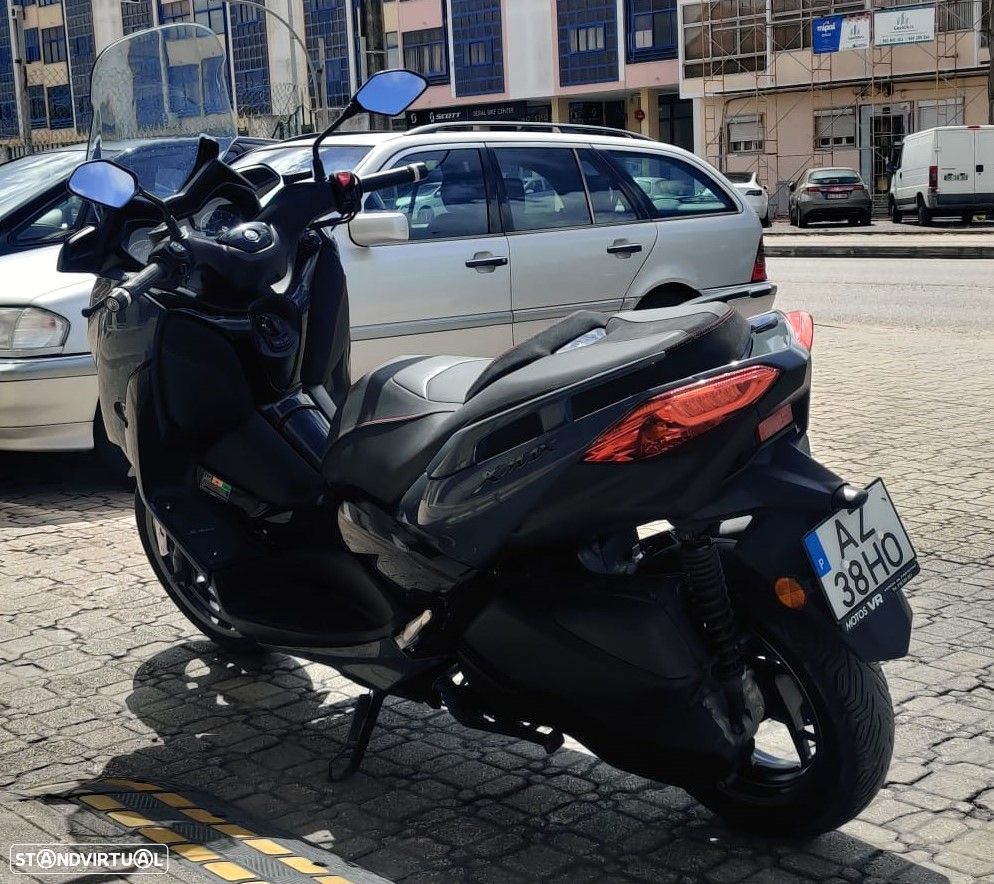 Yamaha X-Max 300 Tech Max - 10