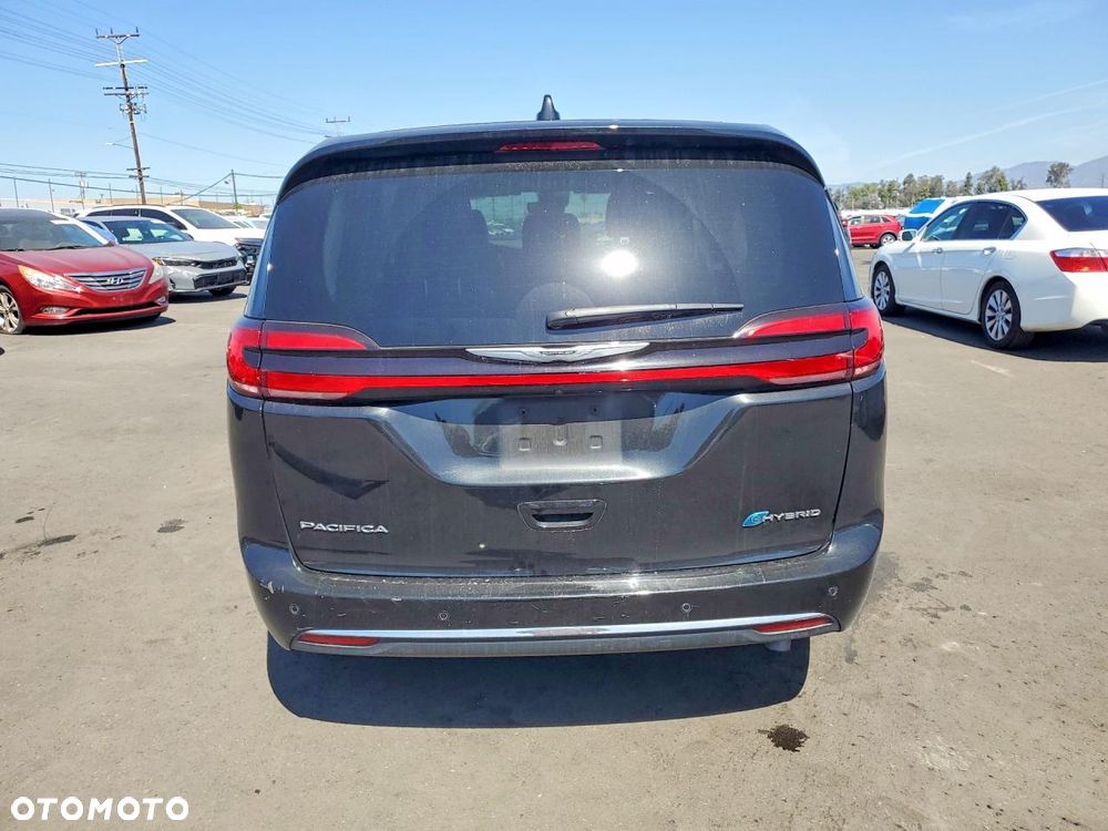 Chrysler Pacifica - 6