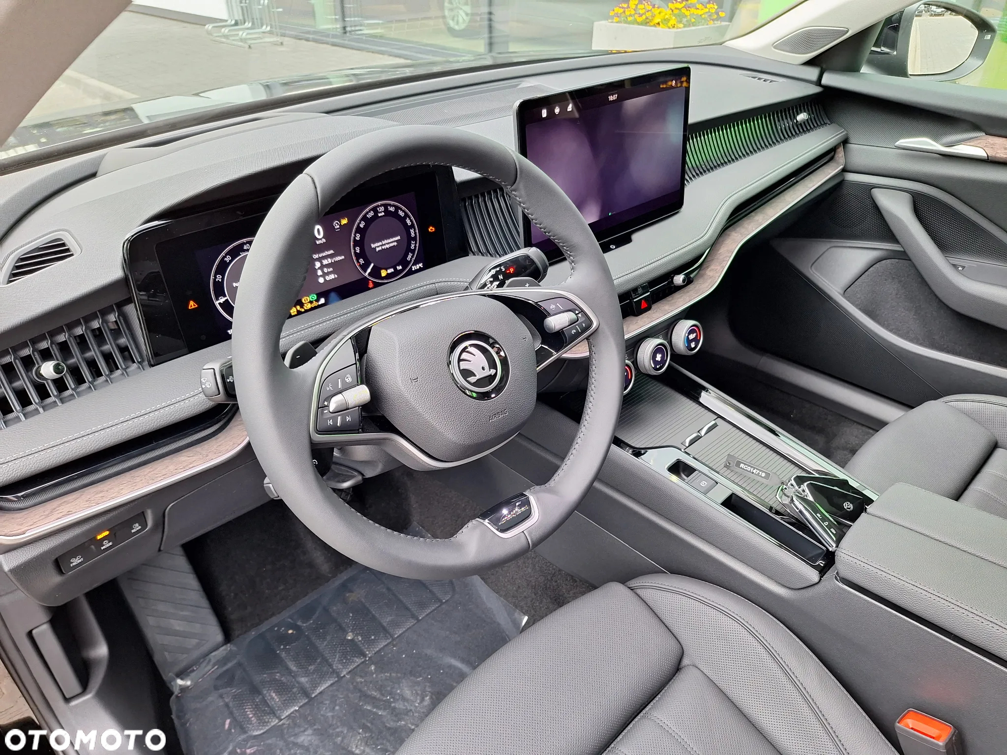 Skoda Superb 2.0 TDI SCR 4x4 L&K DSG - 8