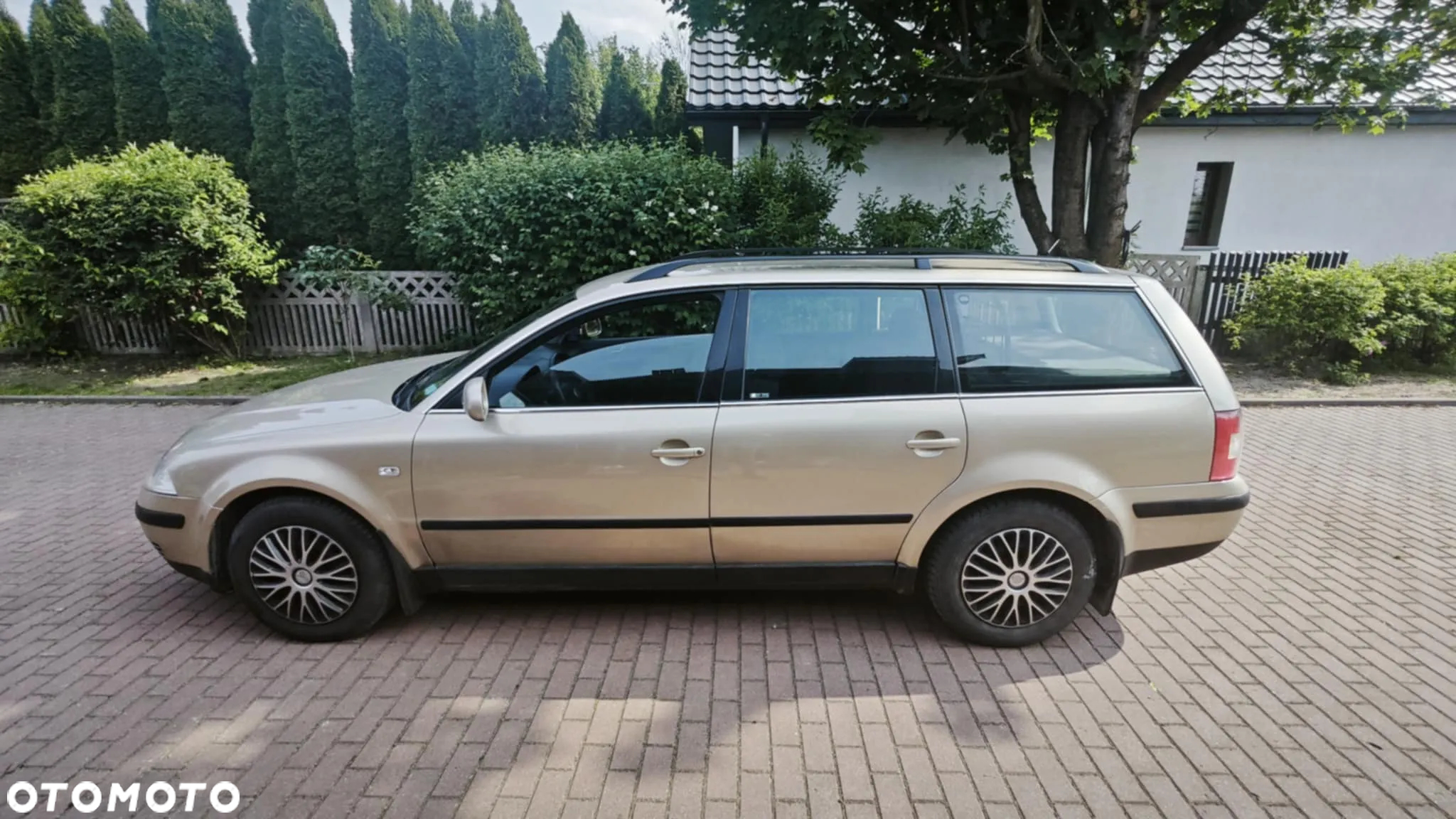 Volkswagen Passat - 2