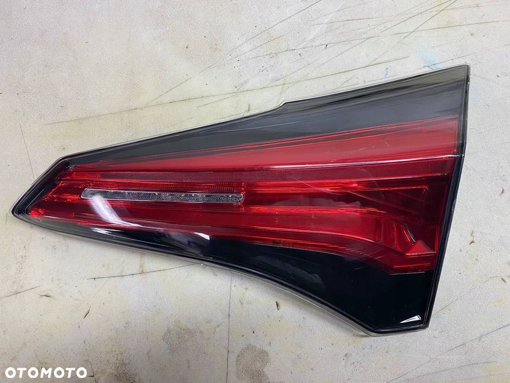 TOYOTA RAV-4 | RAV4 IV LIFT LAMPA TYL PRAWA - 1