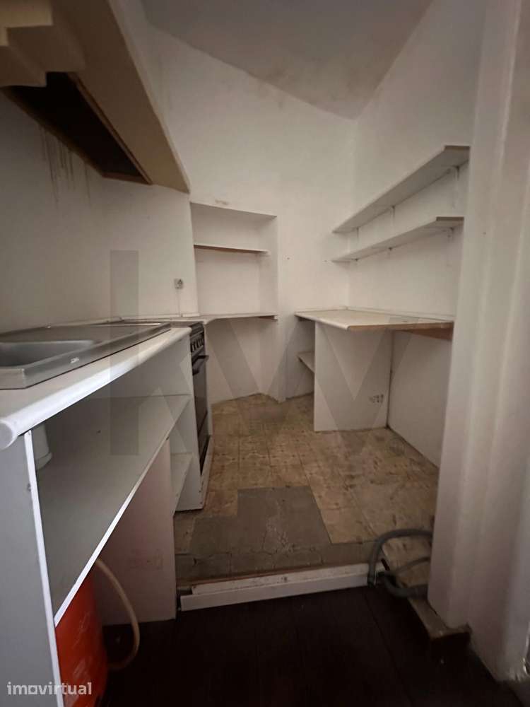 Oportunidade I T1 para Obras Totais | 42 m2 | Praça das Flores | Prínc - Grande imagem: 2/16
