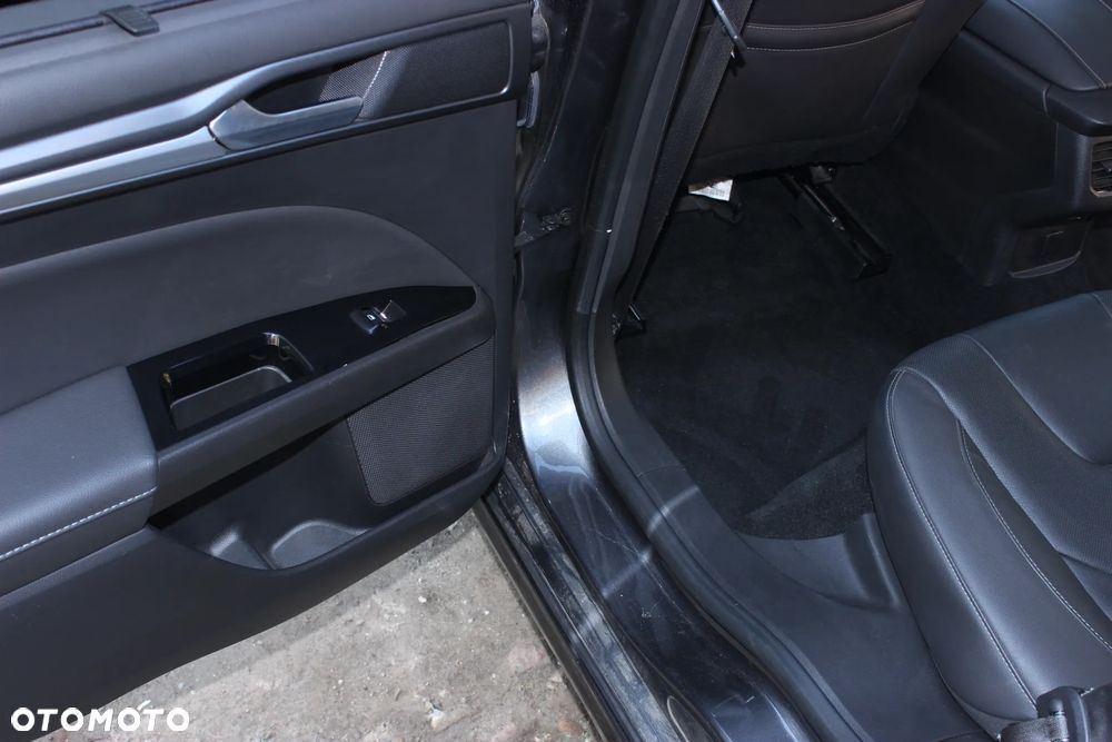 Ford Mondeo 2.0 TDCi STart-Stopp Titanium - 24
