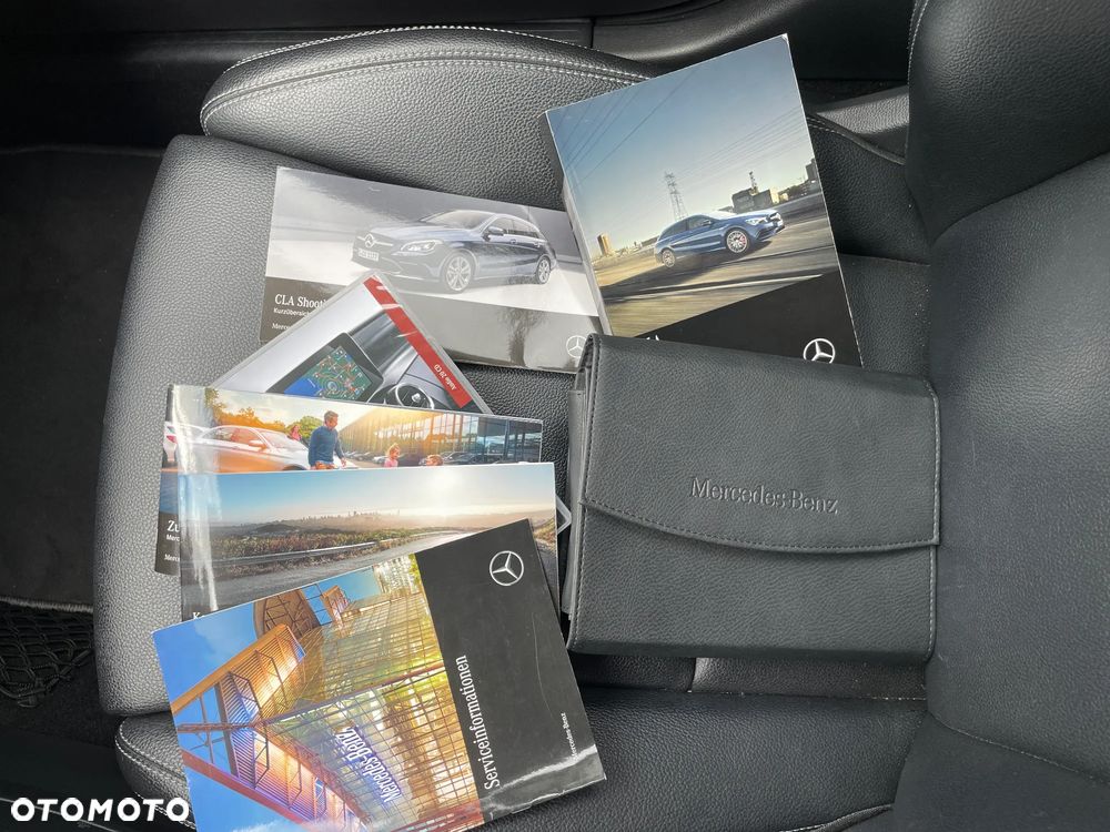 Mercedes-Benz CLA 200 7G-DCT UrbanStyle Edition - 14
