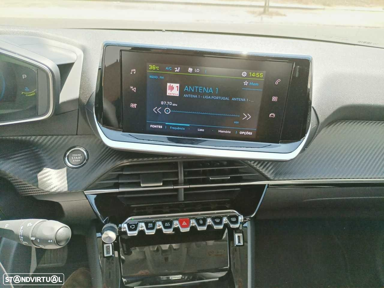 Peugeot e-208 - 12