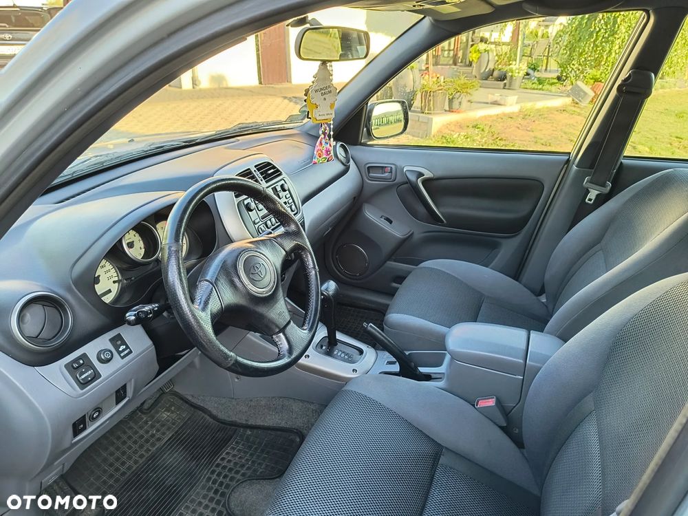 Toyota RAV4 2.0 VVT-i 4x4 - 5