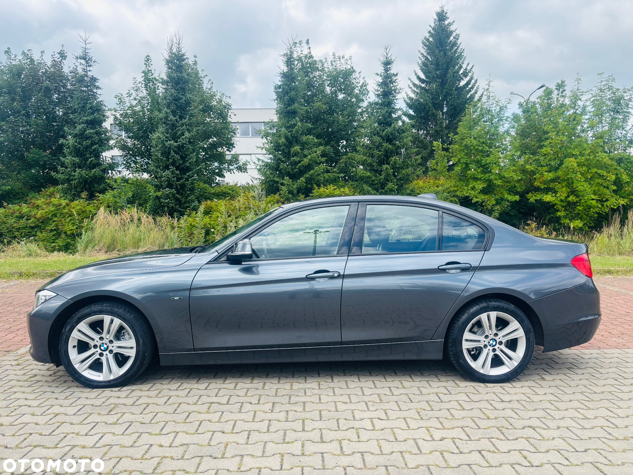 BMW Seria 3 318d Sport Line - 9