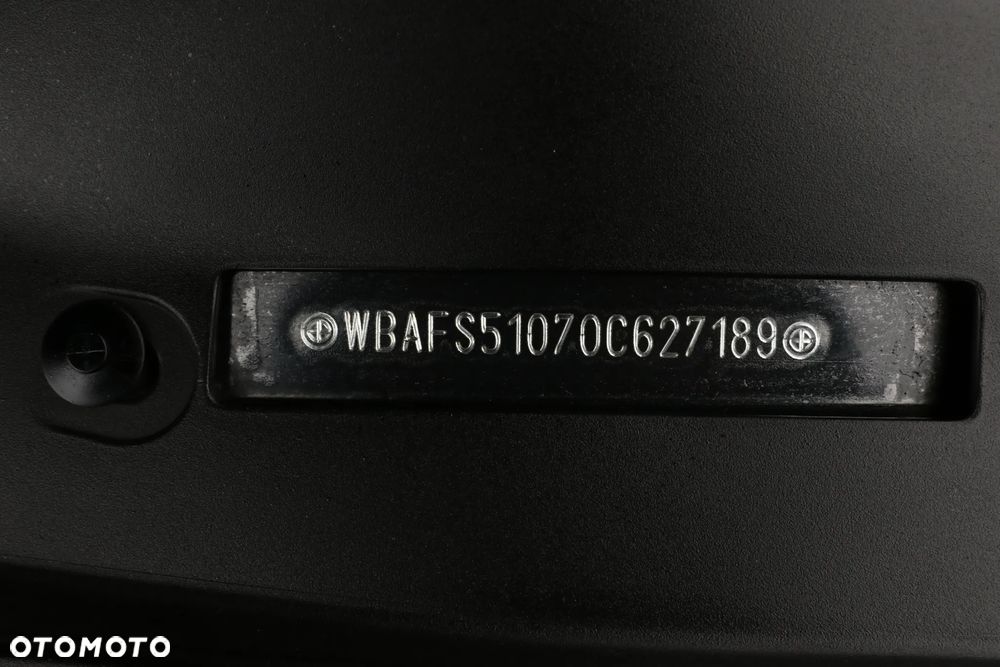 BMW Seria 5 528i - 38