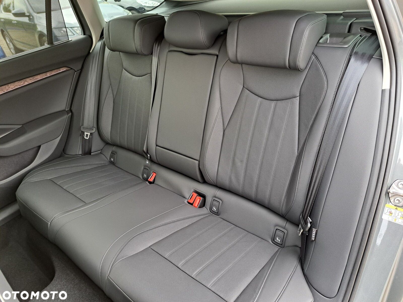 Skoda Superb 2.0 TSI 4x4 L&K DSG - 32