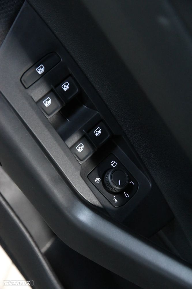 VW Taigo 1.0 TSI Urban DSG - 7