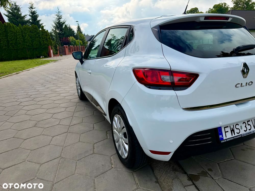 Renault Clio 1.2 16V 75 Life - 18