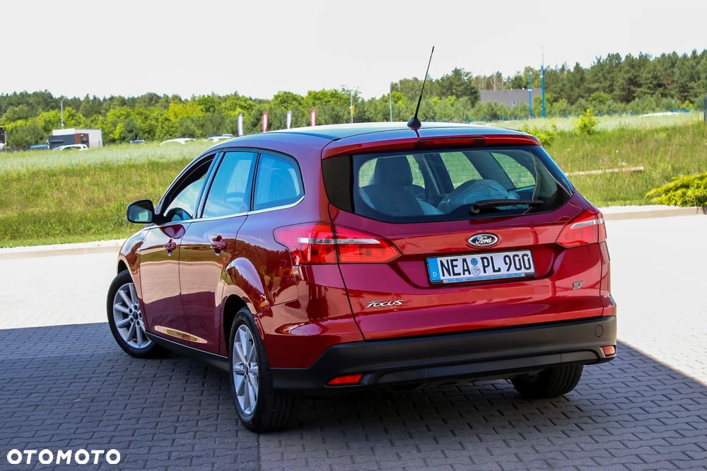 Ford Focus 1.5 EcoBlue Start-Stopp-System ST-LINE DESIGN - 16