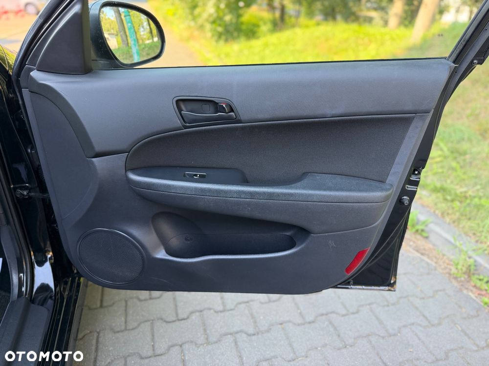 Hyundai i30 i30cw 1.4 UEFA EURO 2012 Edition - 28