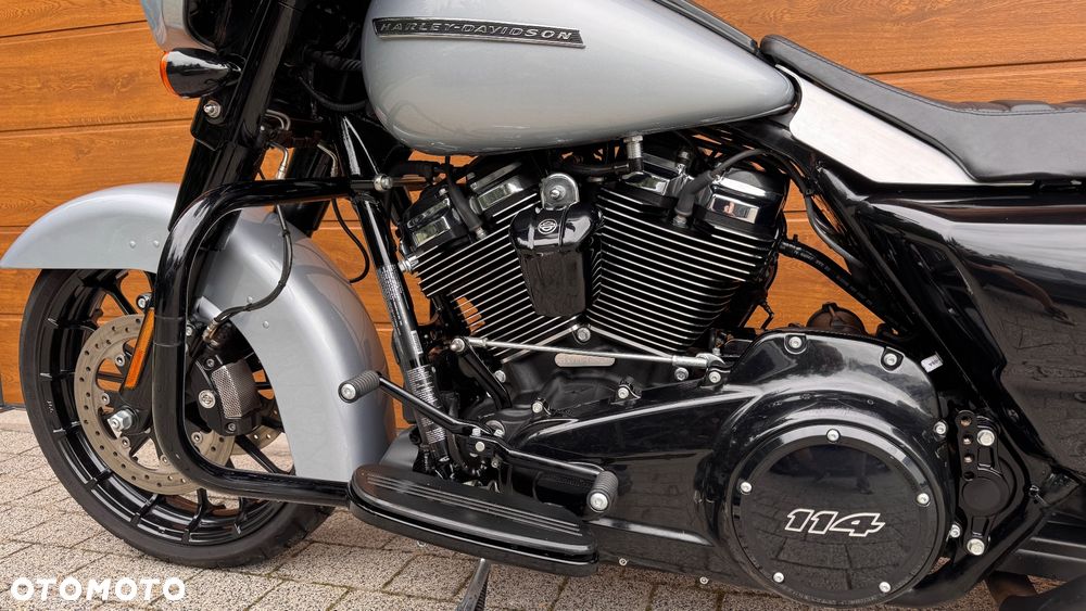 Harley-Davidson Touring Street Glide - 11