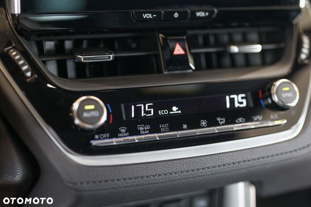 Toyota Corolla Cross 2.0 Hybrid Executive AWD - 37