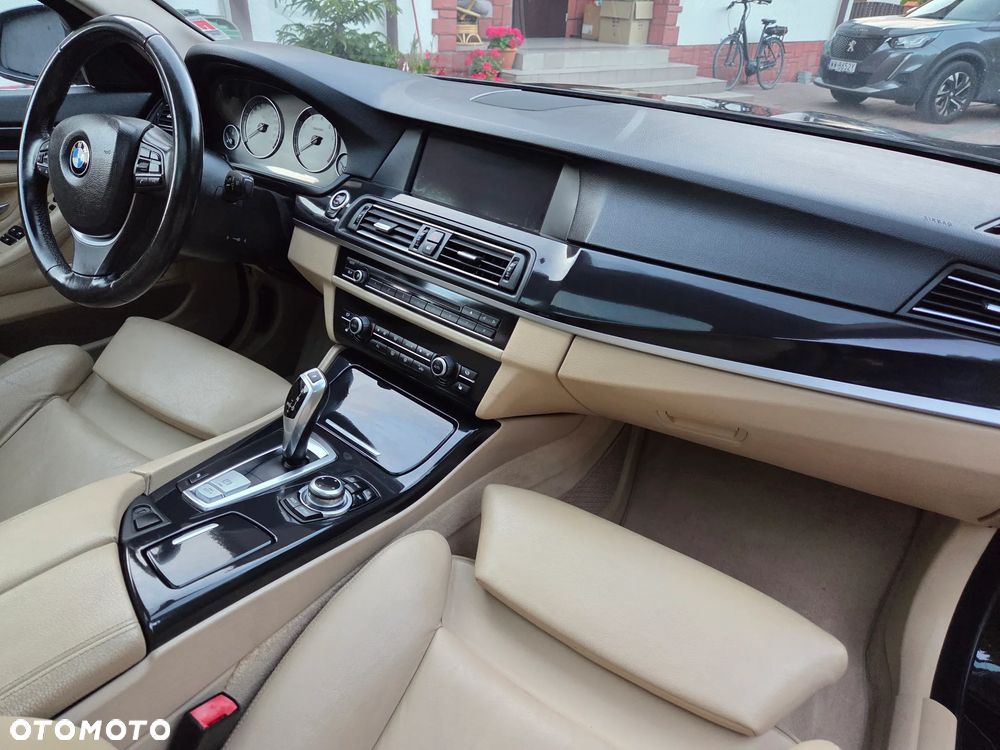 BMW Seria 5 535i Luxury Line - 26