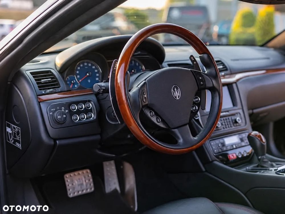 Maserati GranTurismo S Automatik - 8