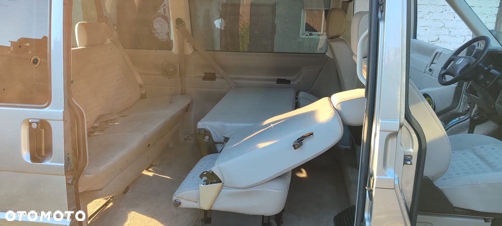 Volkswagen Caravelle - 22