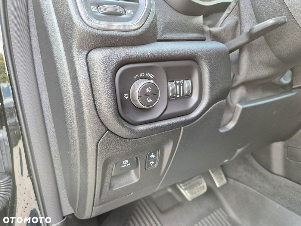 RAM 1500 Crew Cab Laramie - 25