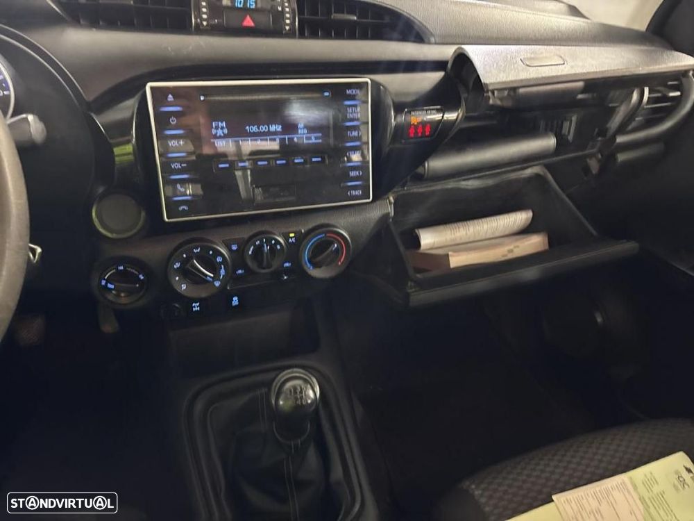 Toyota Hilux 2.4 D-4D 4WD CD - 6