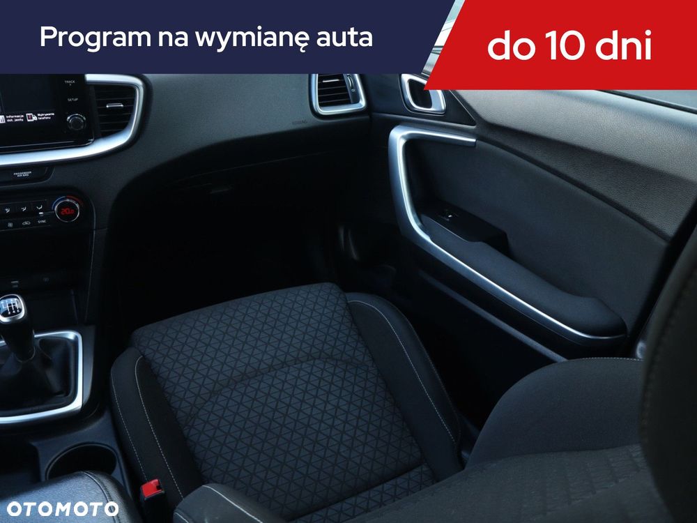 Kia XCeed - 10