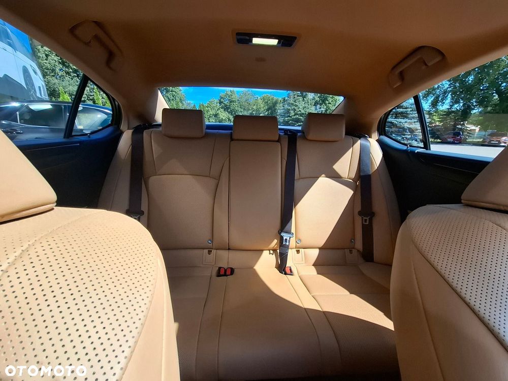 Lexus ES 300h Business Edition - 33