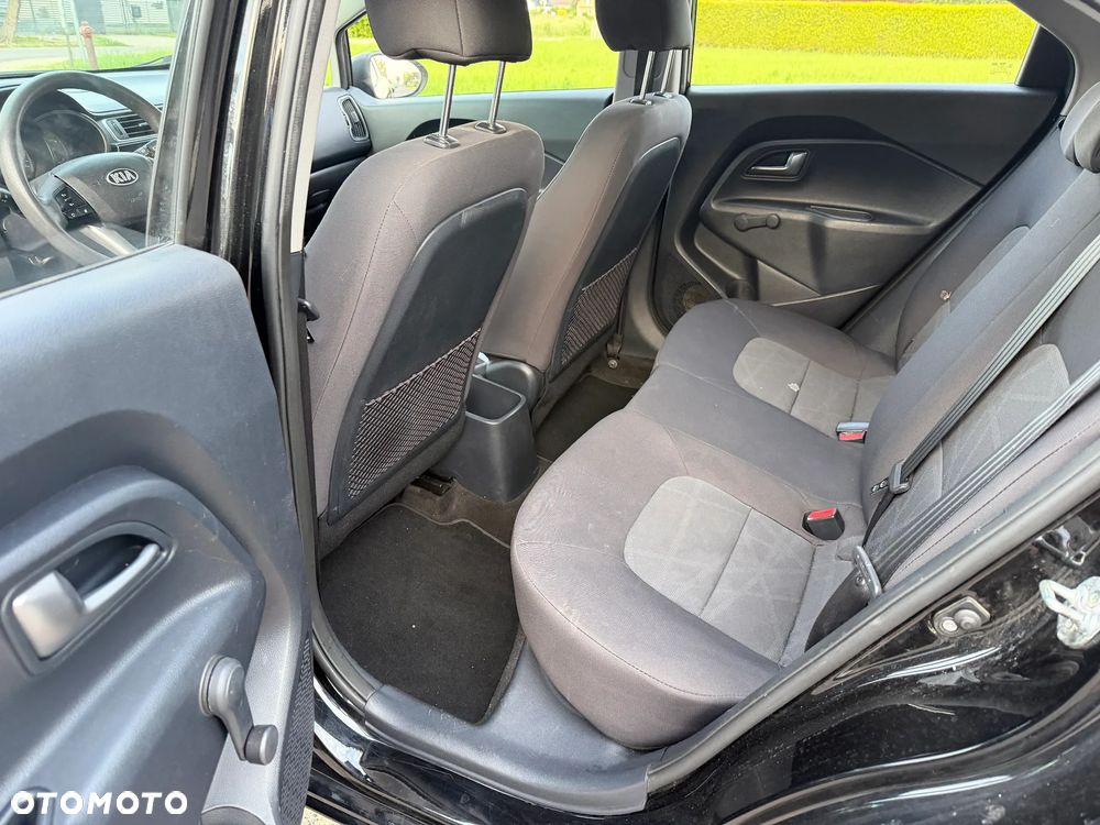 Kia Rio - 12