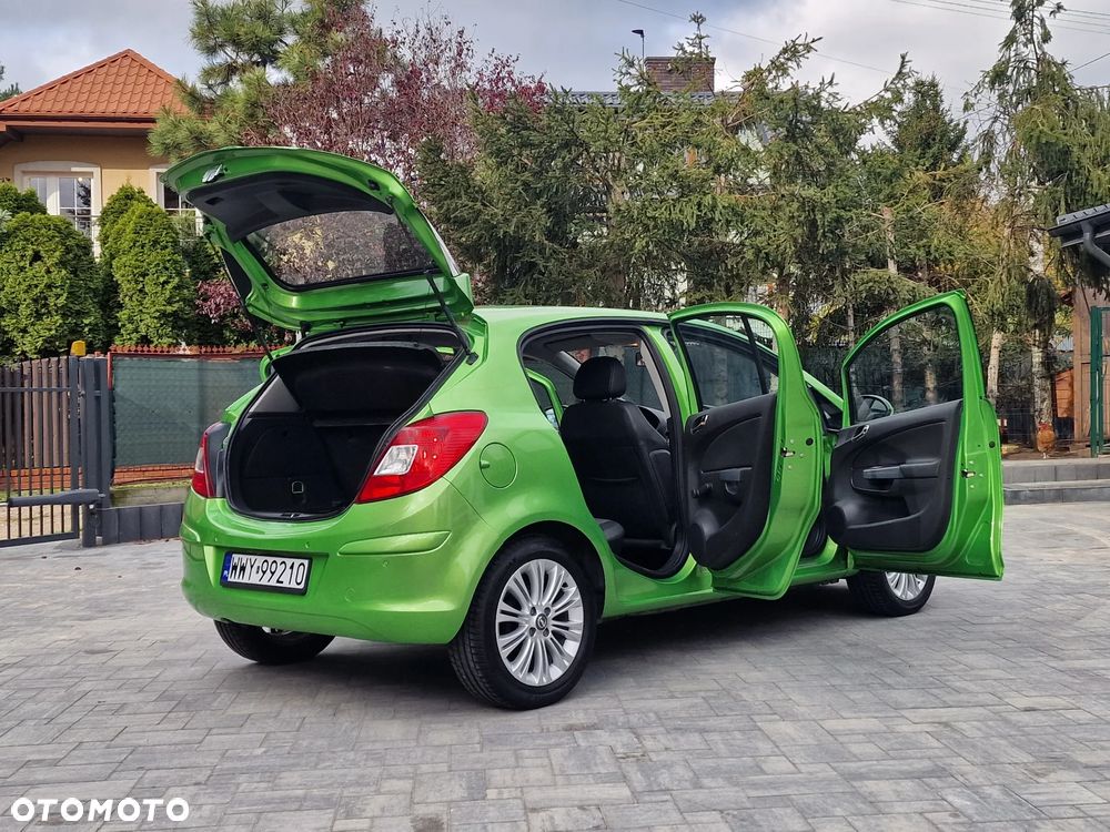 Opel Corsa 1.4 16V Cosmo - 16