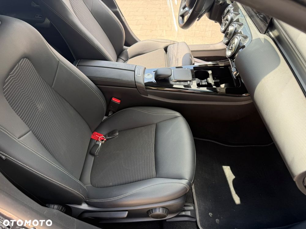 Mercedes-Benz CLA - 10