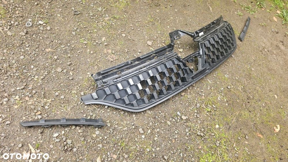 Grill atrapa Lampa Renault Austral 622563643R 622569840R 260103381R - 3