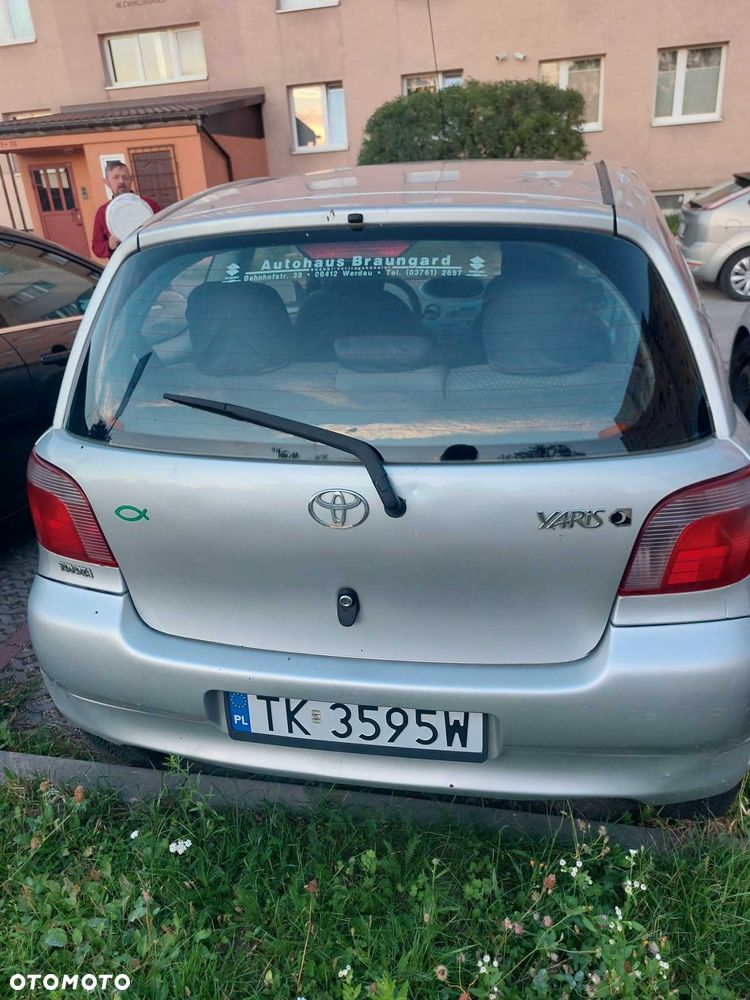 Toyota Yaris - 4