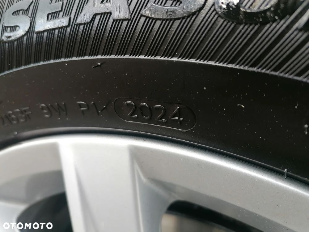 Volkswagen Tiguan 2.0 TDI DPF BlueMotion Technology Sport & Style - 32