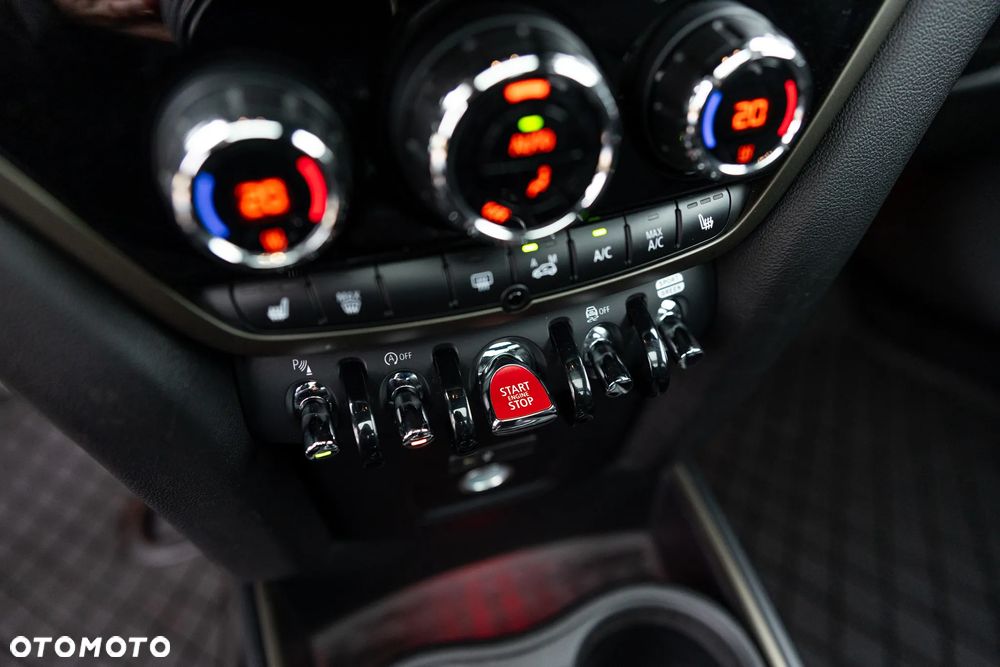 MINI John Cooper Works - 40