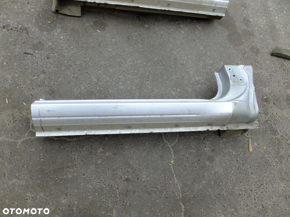 próg prawy mitsubishi colt VI Z30 3D 2011r - 1